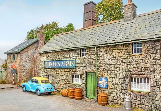 MODEL A COSY COUNTRY PUB
