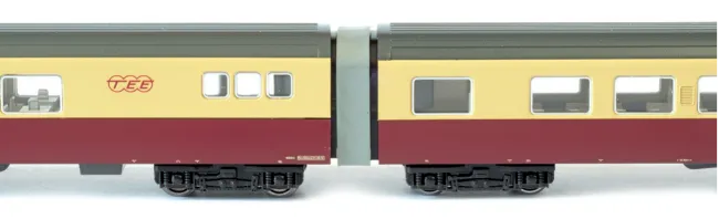 Two further views of the Kato SBB RAe II TEE intermediate cars showing window arrangement and underframe detail.