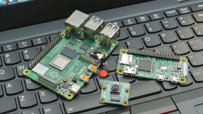 Single Raspberry Inside WHAT’S INSIDE… A RASPBERRY PI ZERO? | How It Works Issue 215