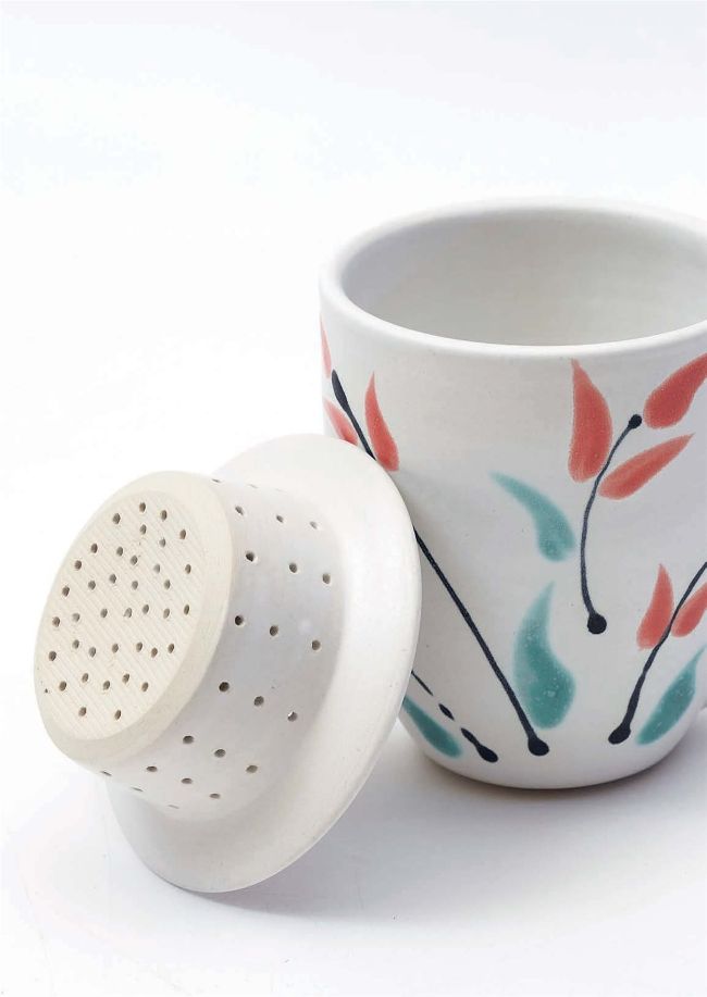 THROWN MUG WITH INFUSER