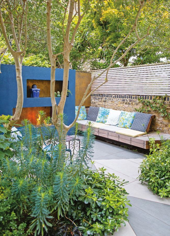 LOW-MAINTENANCE GARDENS