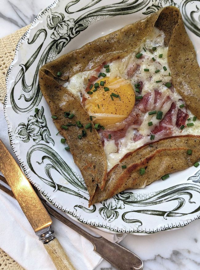 EGGS & CHEESE
