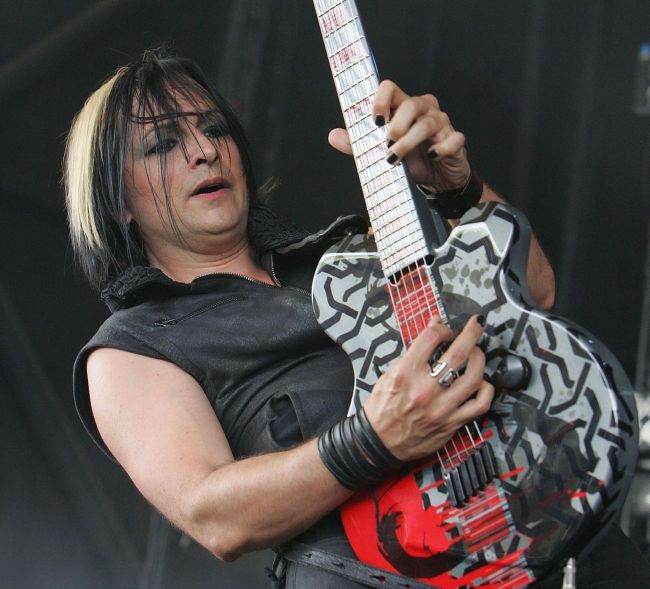 Amir Derakh | Guitar World July 2026