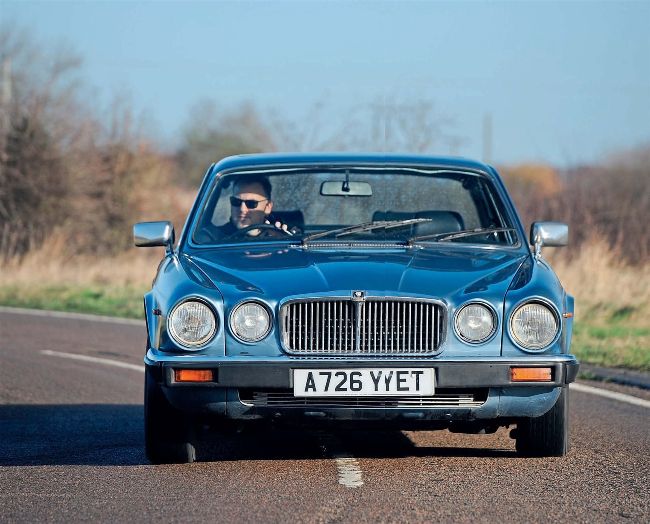 LIVING WITH Series 3 XJ