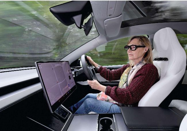 HOW DISTRACTING IS YOUR CAR’S TOUCHSCREEN?